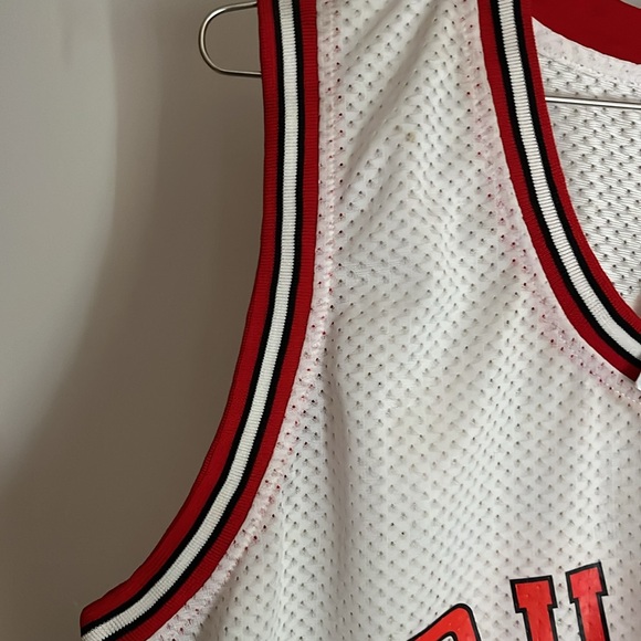 Jordan Bulls Jersey - Picture 6 of 9